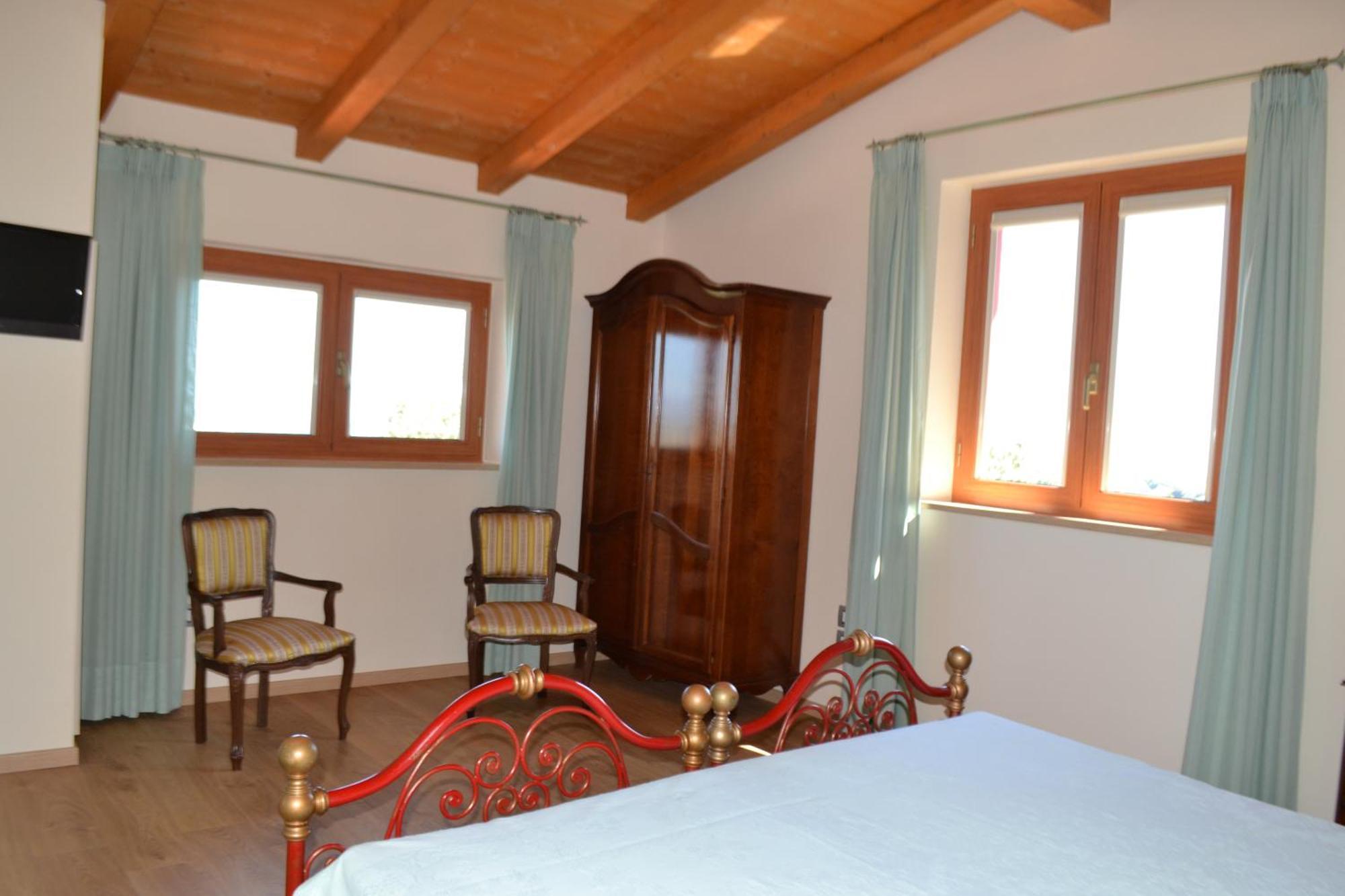 بيرودجا B&B Spring المظهر الخارجي الصورة