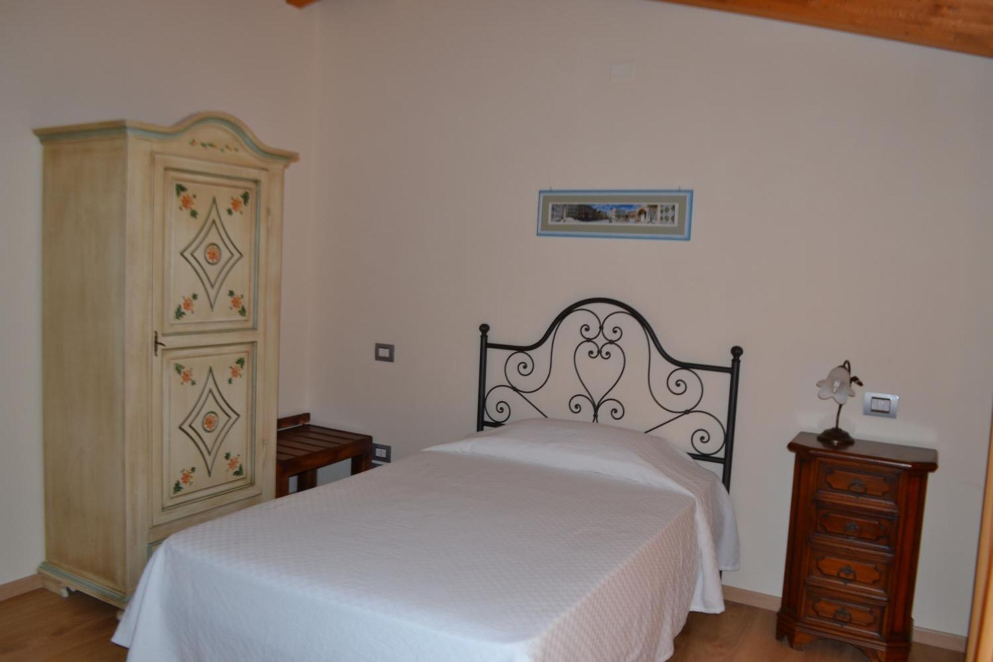بيرودجا B&B Spring الغرفة الصورة